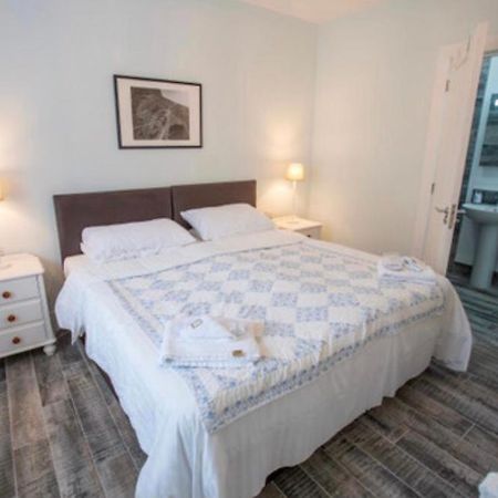 Josies Place At Waters Edge Self Catering Apartment Glenarm Exteriör bild