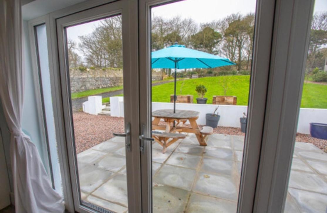 Josies Place At Waters Edge Self Catering Apartment Glenarm Exteriör bild